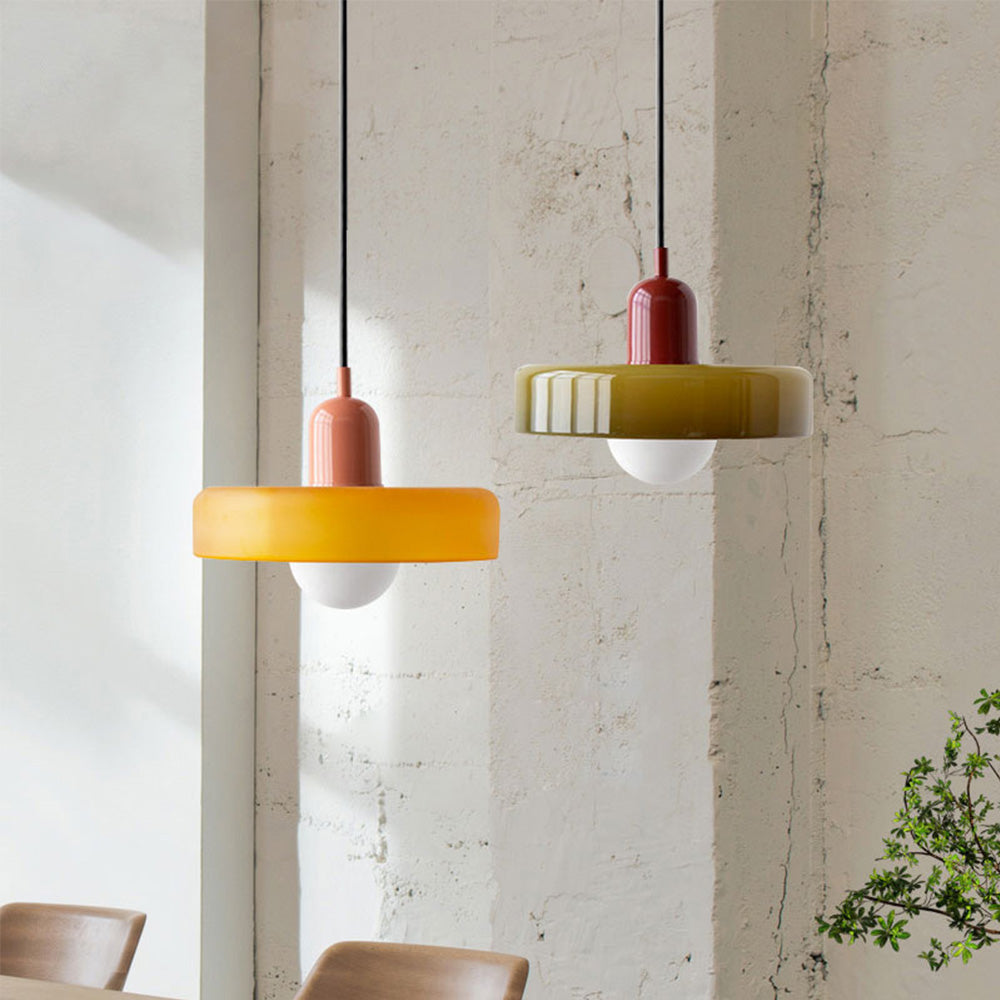 Bauhaus-pendel i farvet glas – design