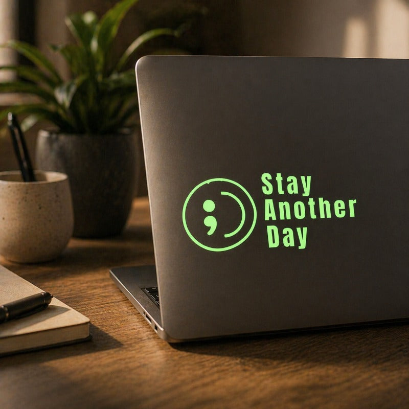 MeaningfulSticker 5+5 GRATIS: Meningsfuld Påmindelse Om At Blive En Dag Mere Vinyl Sticker