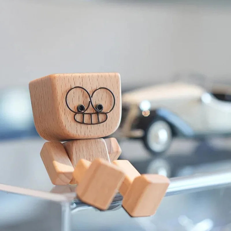 WoodenMan - Lille Rystende Træ Mand Figur Bil Dashboard Dekoration