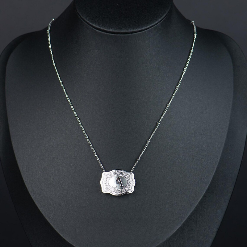 Jewelance™ BuckleCharm 1+1 GRATIS: Western Buckle Initial Pendant Charm Mode Halskæde