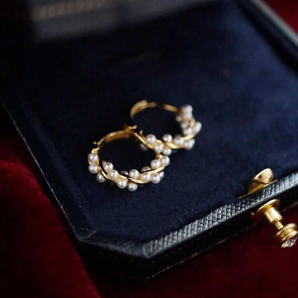 Jewelance™ TwistedEarrings 1+1 GRATIS: Elegante Snoet Hoop Perle Mode Øreringe