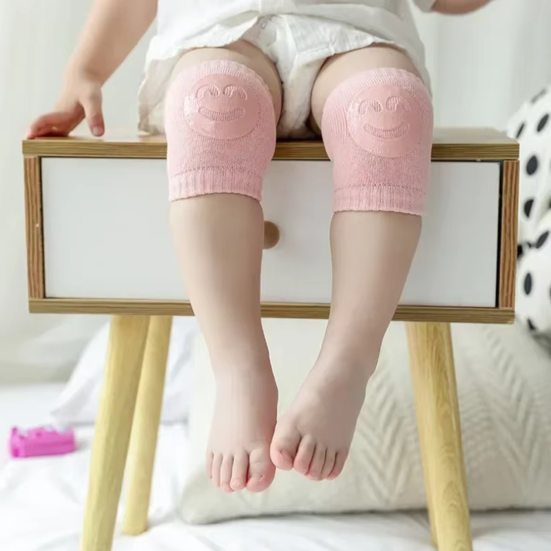 Kletshuts™ CrawlingPads 2+3 GRATIS - Komfortable Bløde Og Skridsikre Krybe Knæbeskyttere til Babyer