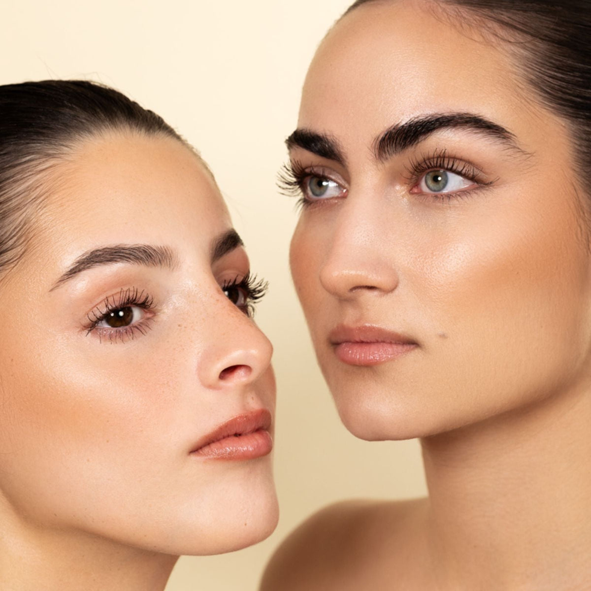 MASCARA VOLUME & CURL (WITH EYELASH SERUM)