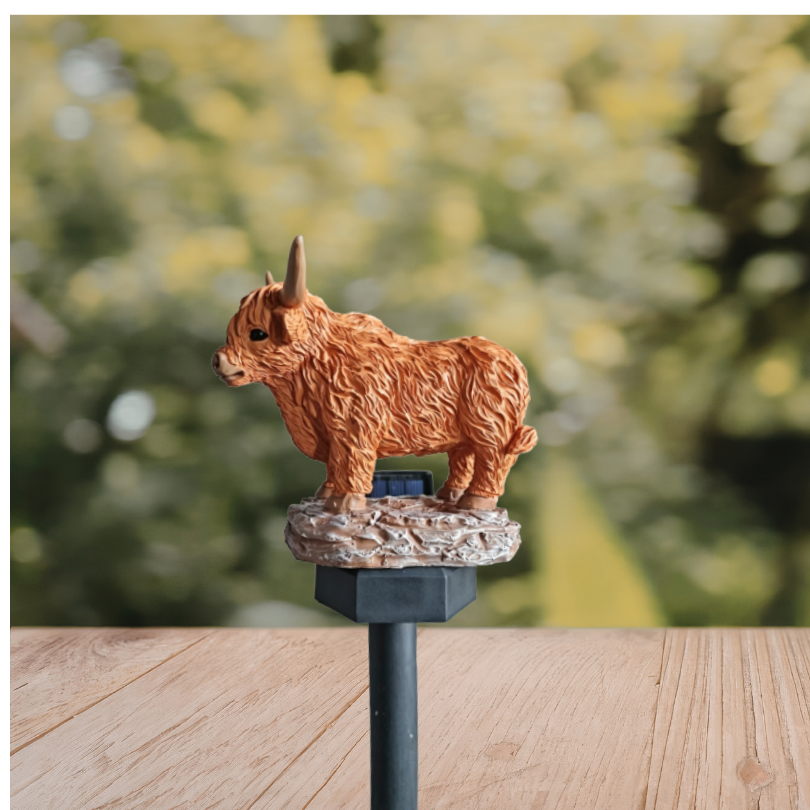 Ledsen™ CowLight - Solenergi Highland Cow Ornament Have Lys