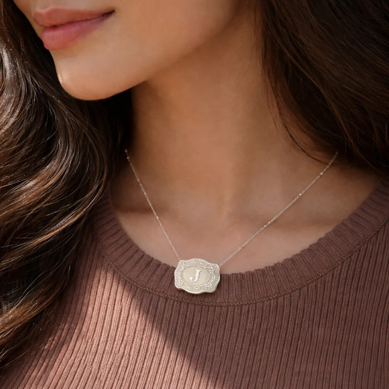 Jewelance™ BuckleCharm 1+1 GRATIS: Western Buckle Initial Pendant Charm Mode Halskæde