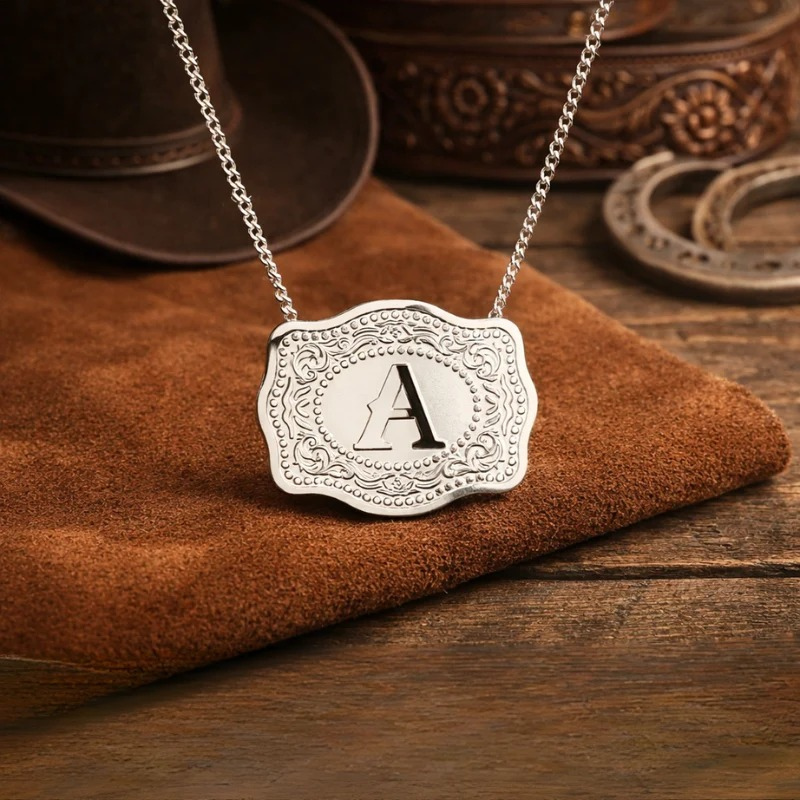Jewelance™ BuckleCharm 1+1 GRATIS: Western Buckle Initial Pendant Charm Mode Halskæde