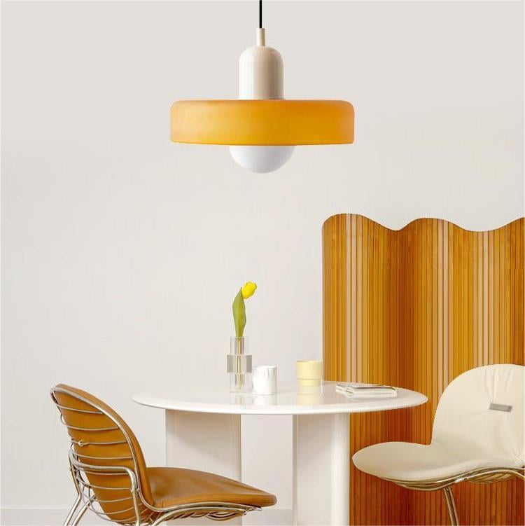 Bauhaus-pendel i farvet glas – design
