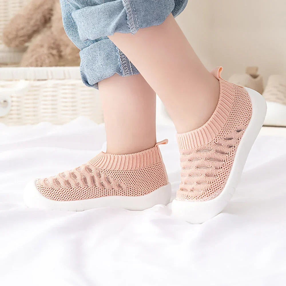 Kletshuts™ TinyShoes: Skridsikker Baby Mesh Sko