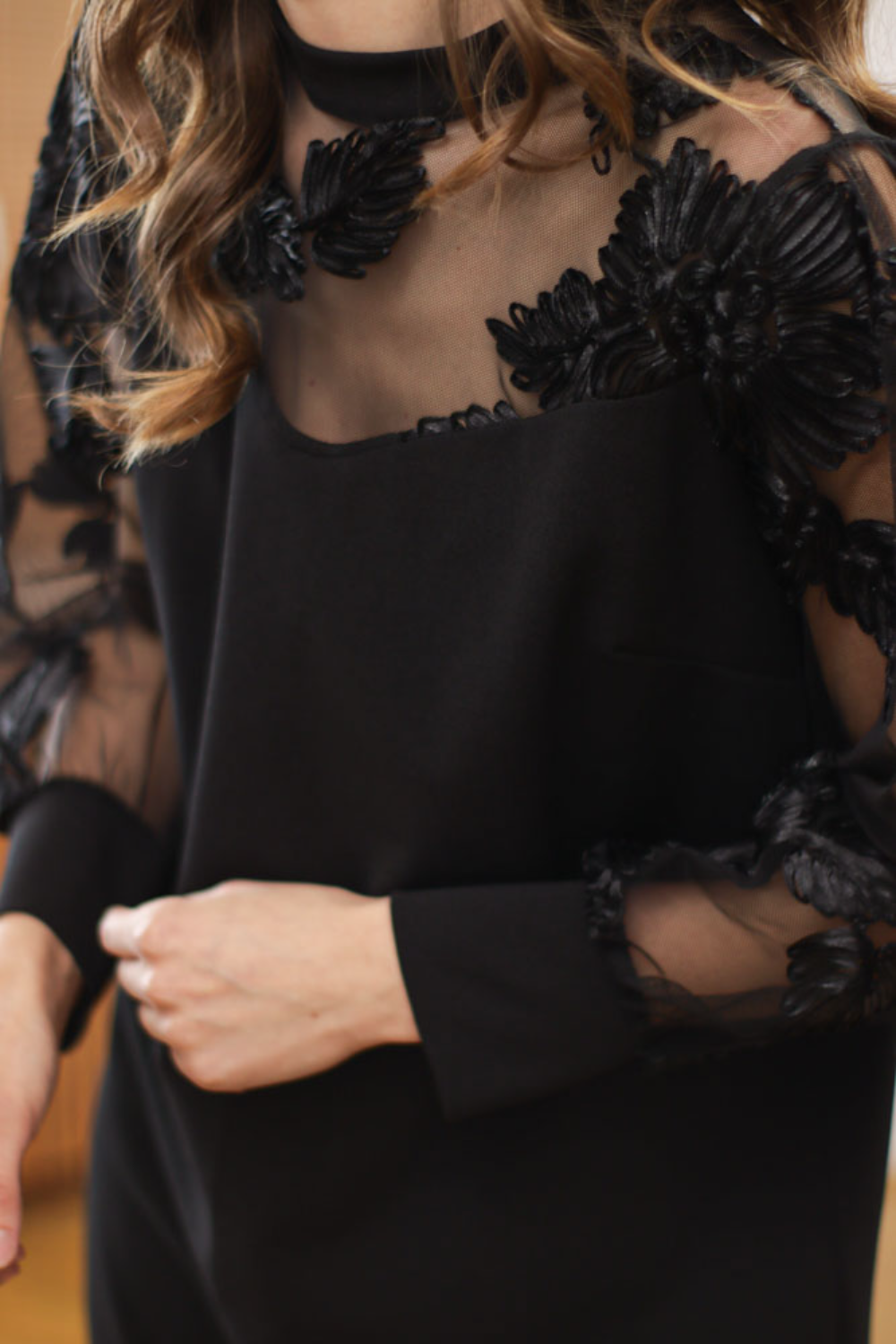 Icone™ MeshDress: Sofistikeret Moderne Stil A-Line Mesh Kjole