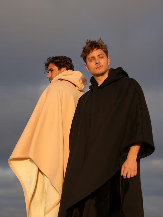 Vægtet hættejakke med oversized pasform og blødt inderfor