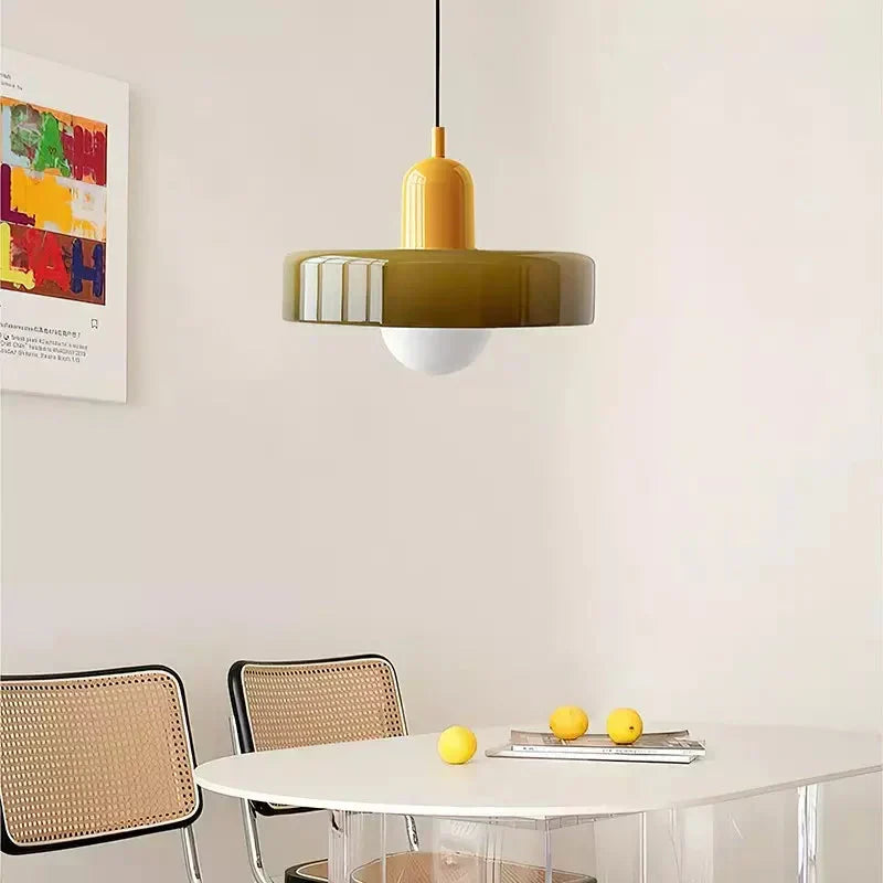 Bauhaus-pendel i farvet glas – design