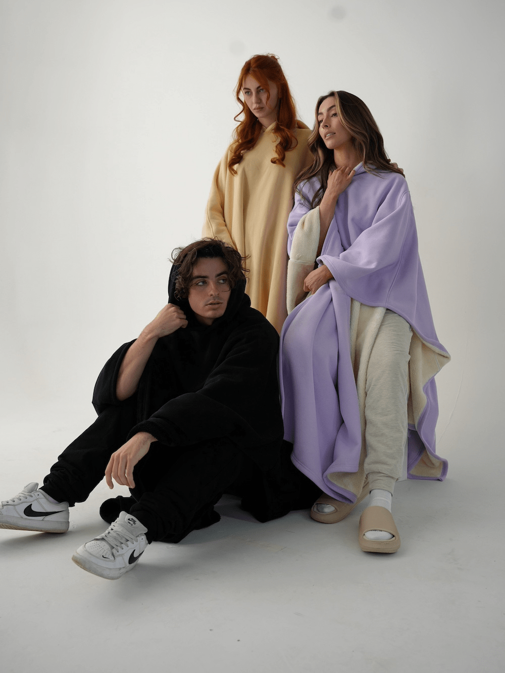 Vægtet hættejakke med oversized pasform og blødt inderfor