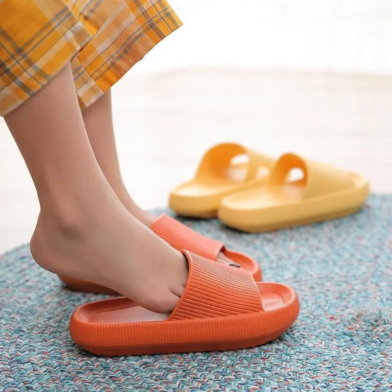 Happy™ ComfySlippers 1+1 GRATIS: Skridsikre, Superbløde Og Behagelige Hjemmesko