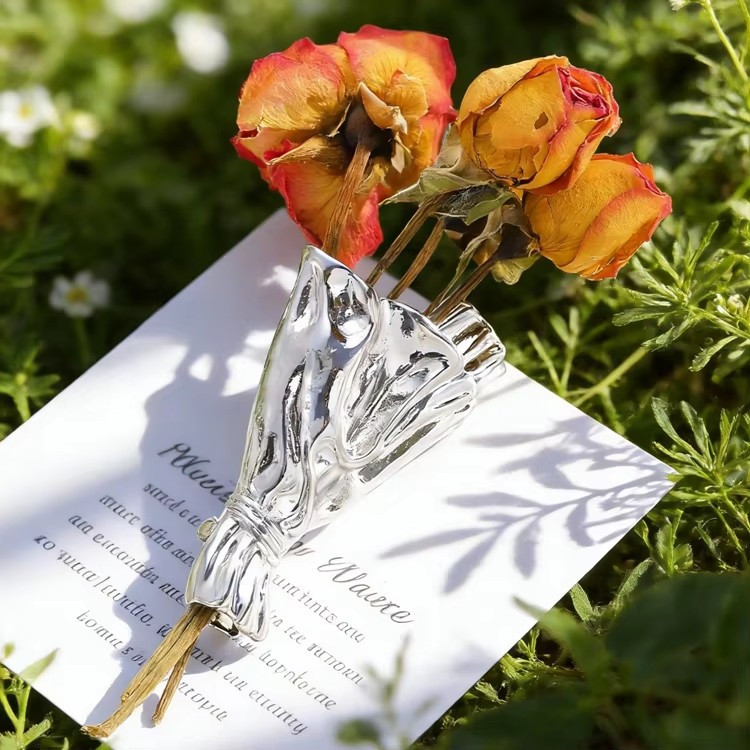 Jewelance™ FloralBrooch 1+1 GRATIS: Elegant Floral Broche Tidløst Tilbehør