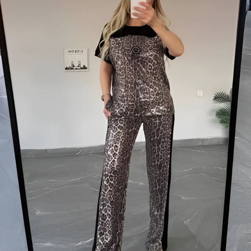 Icone™ LeopardOutfit: Komfort Hele Dagen Med 2-Delt LeopardOutfit Sæt