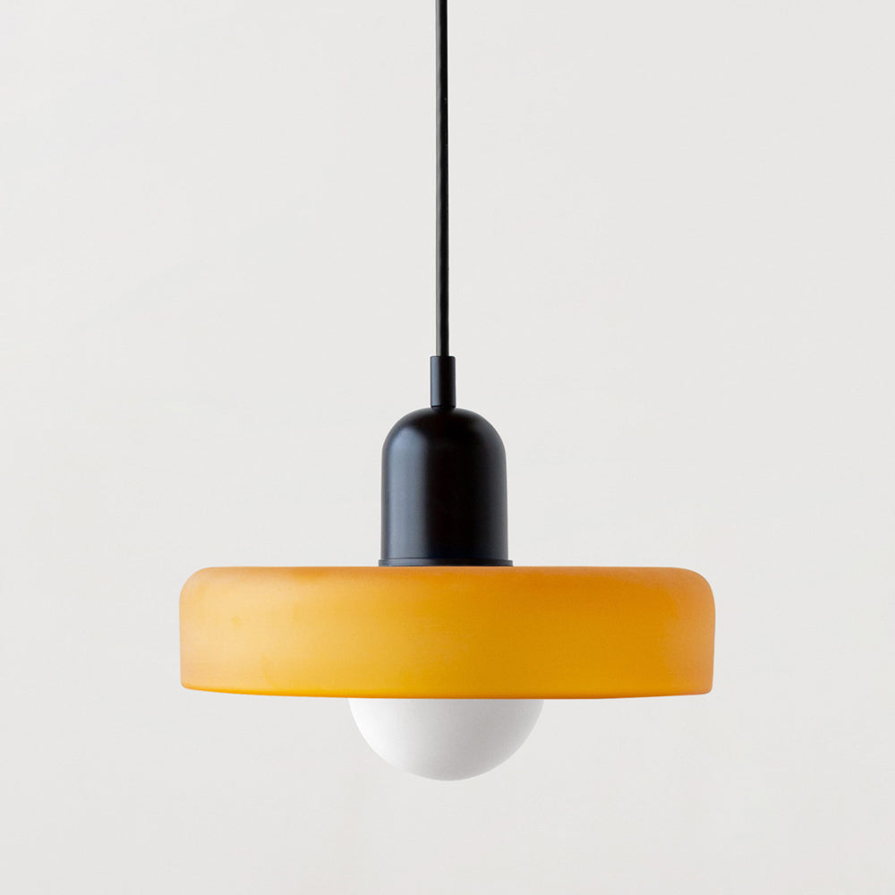 Bauhaus-pendel i farvet glas – design