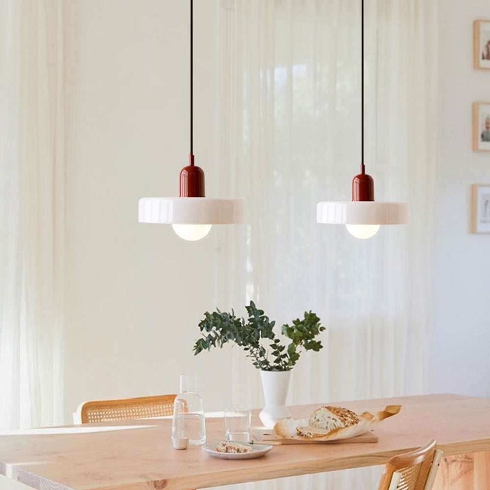 Bauhaus-pendel i farvet glas – design