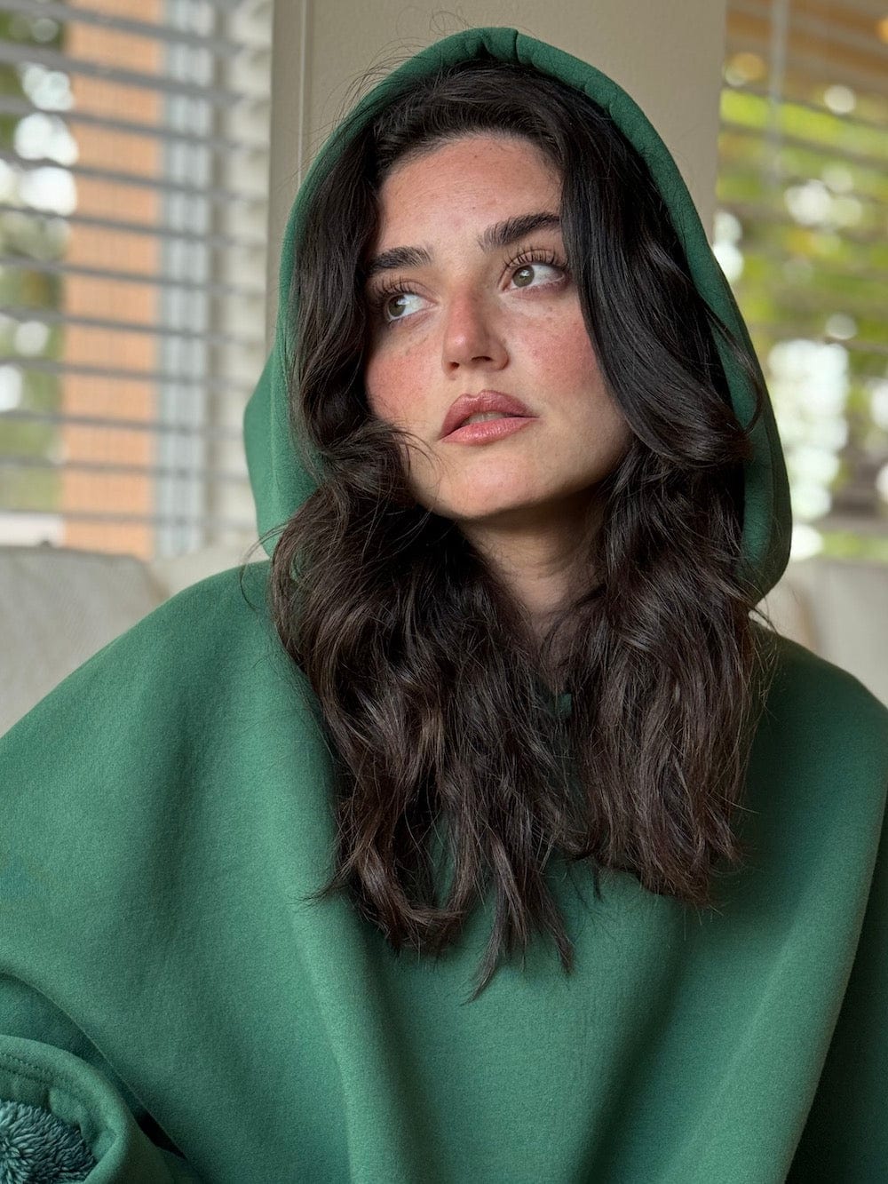 Vægtet hættejakke med oversized pasform og blødt inderfor