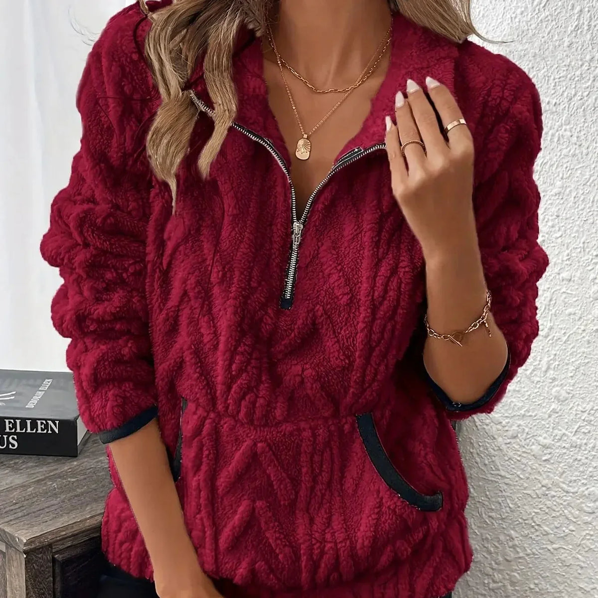 Icone™ LoungeSweatshirt: Ultimativ Stilfuld Komfort 2-I-1 Lounge Sweatshirt Og Halskæde Sæt