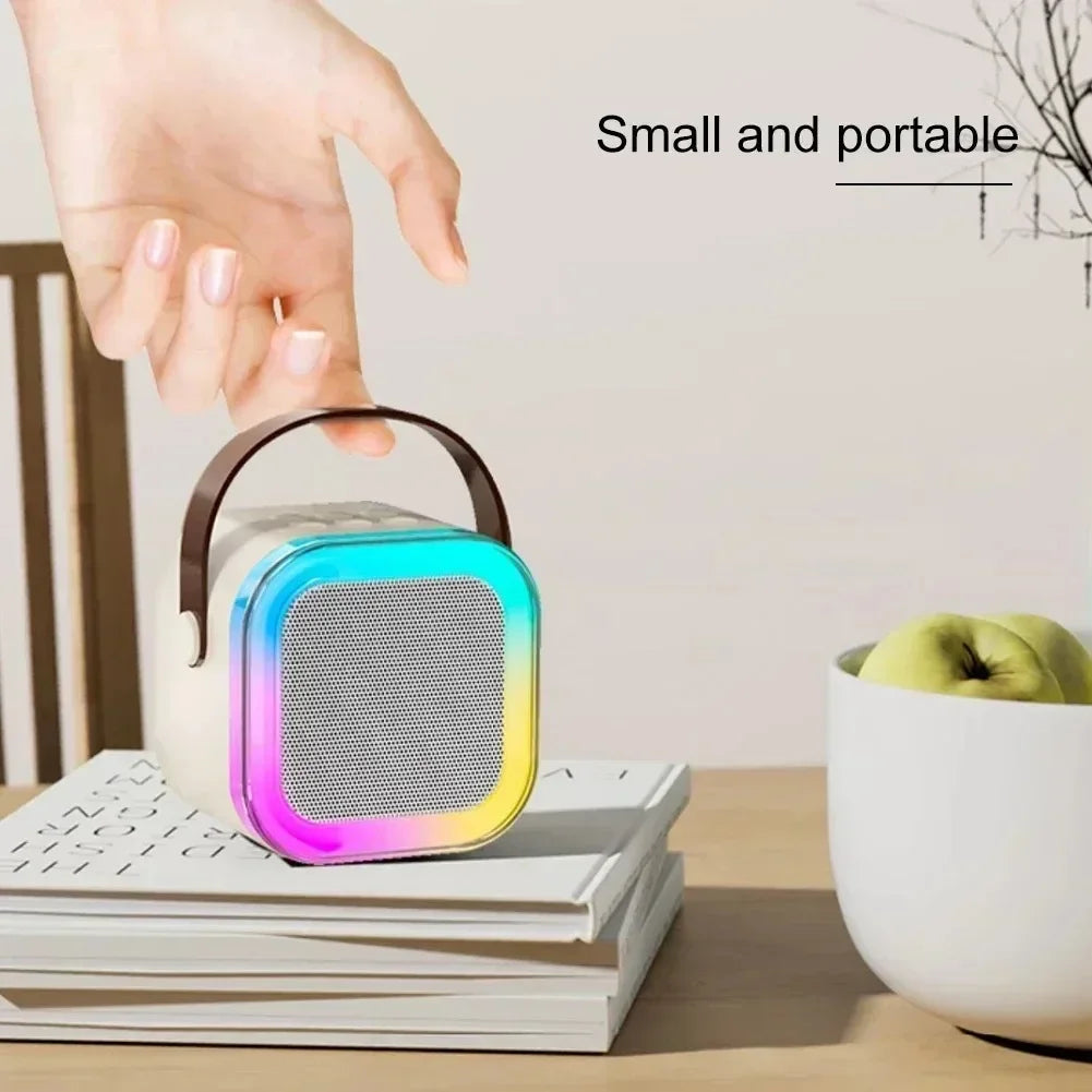 KaraokePro – Mini Karaokemaskine Med Trådløse Mikrofoner