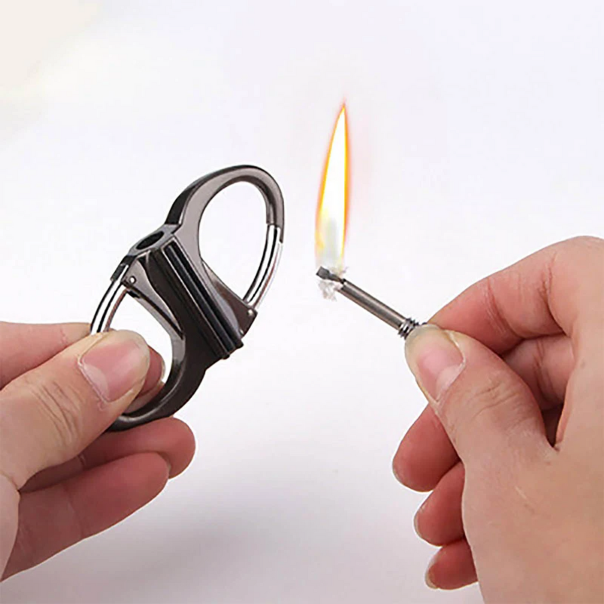 CompactLighter 1+1 GRATIS: Genopfyldelig 2-I-1 Karabinhage Permanent Kompakt Ligter