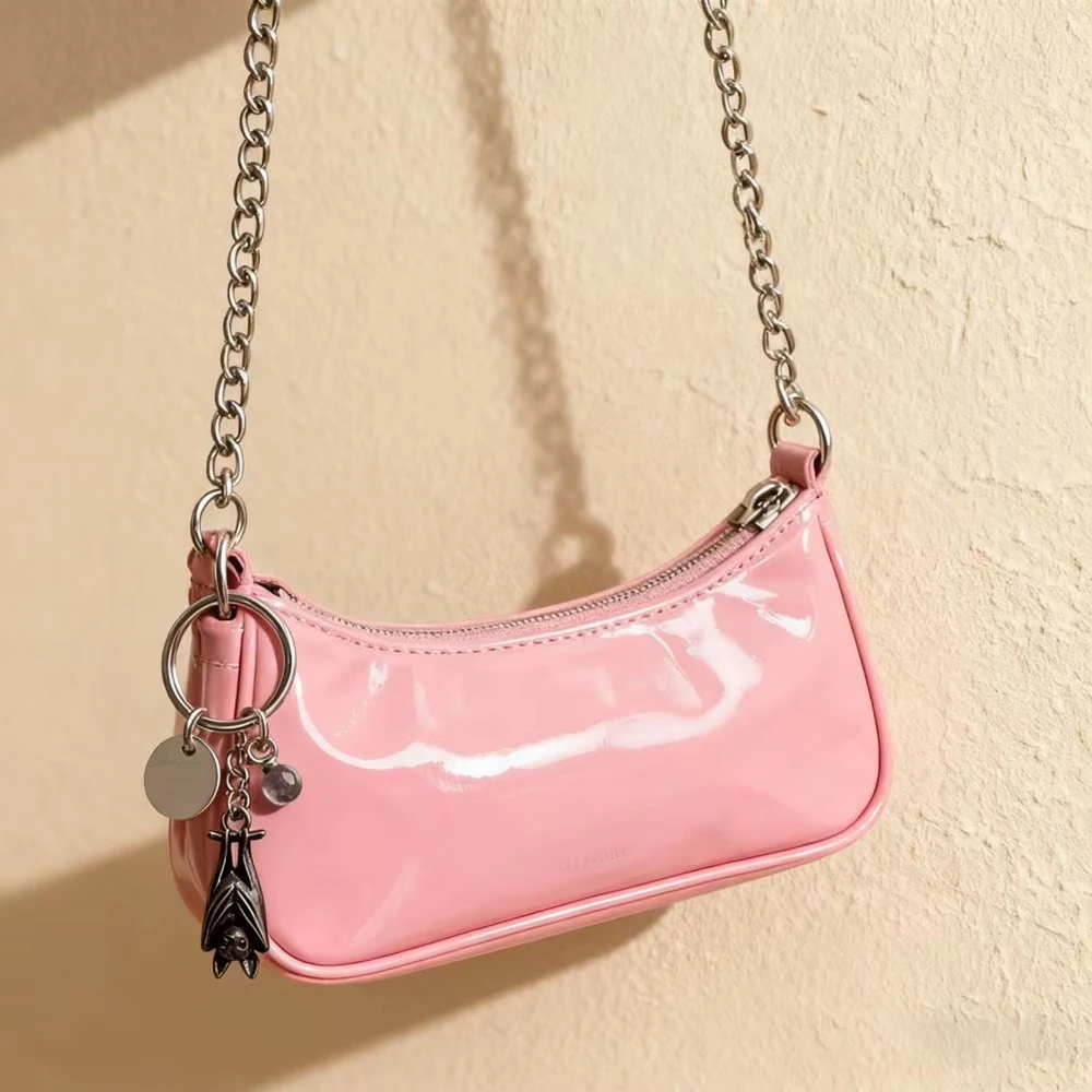 BatKeychain 1+1 GRATIS: Hverdagsstil Spooky Flagermus Charms Nøglering