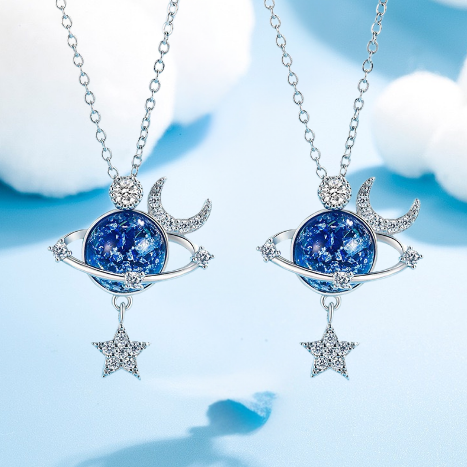Jewelance™ MoonNecklace 1+1 GRATIS: Blå Planet Stjerne Måne Vedhæng Halskæde