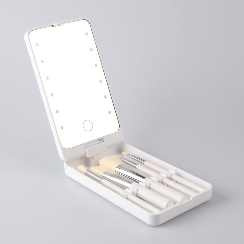 GlowBrushes - Genopladeligt LED-LysRejser Makeup Børste Sæt
