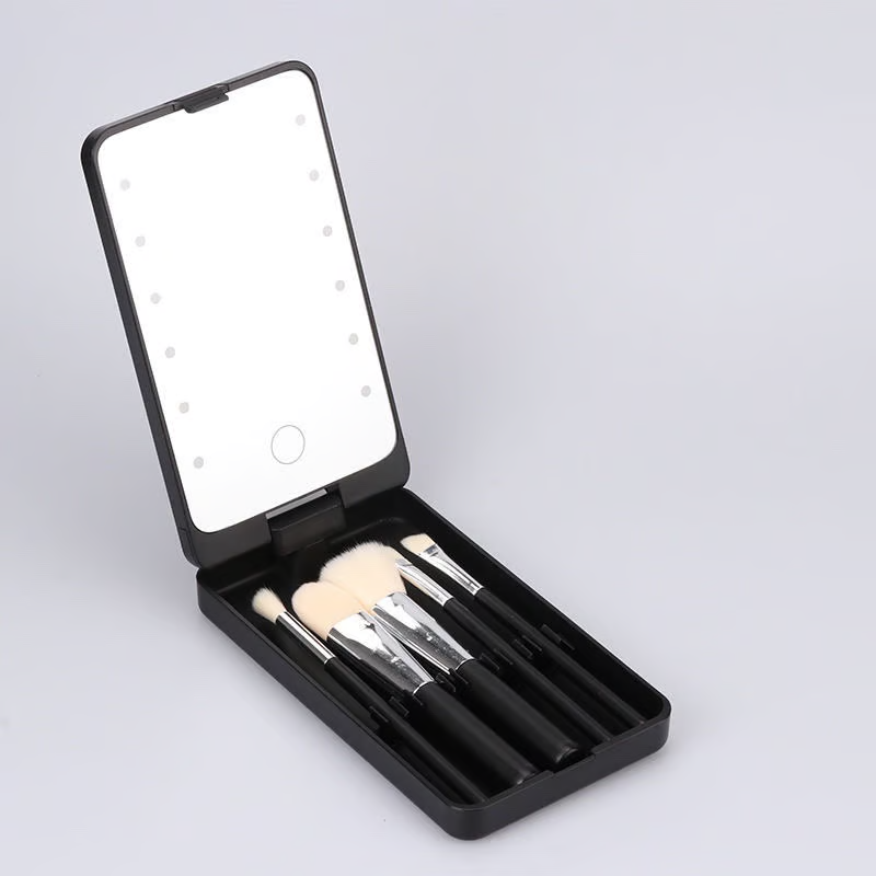 GlowBrushes - Genopladeligt LED-LysRejser Makeup Børste Sæt