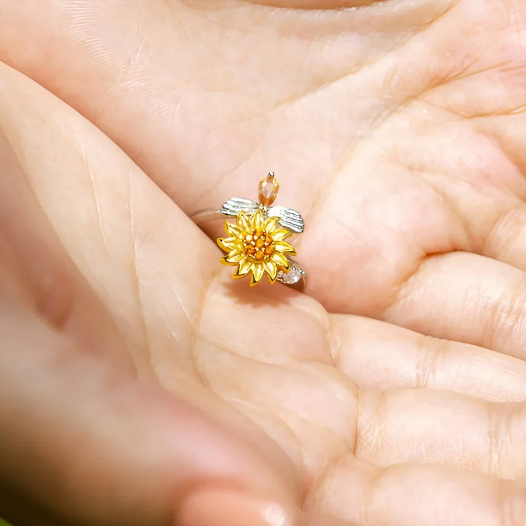 Jewelance™ SunflowerRing 1+1 GRATIS: Elegant Justerbar Spinning Solsikke Ring