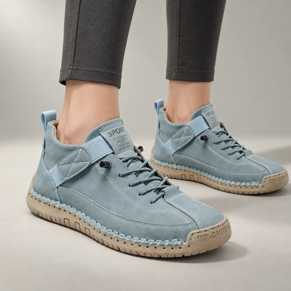 Ortopædiske gåsneakers til damer med bred tåboks og elastiske snørebånd