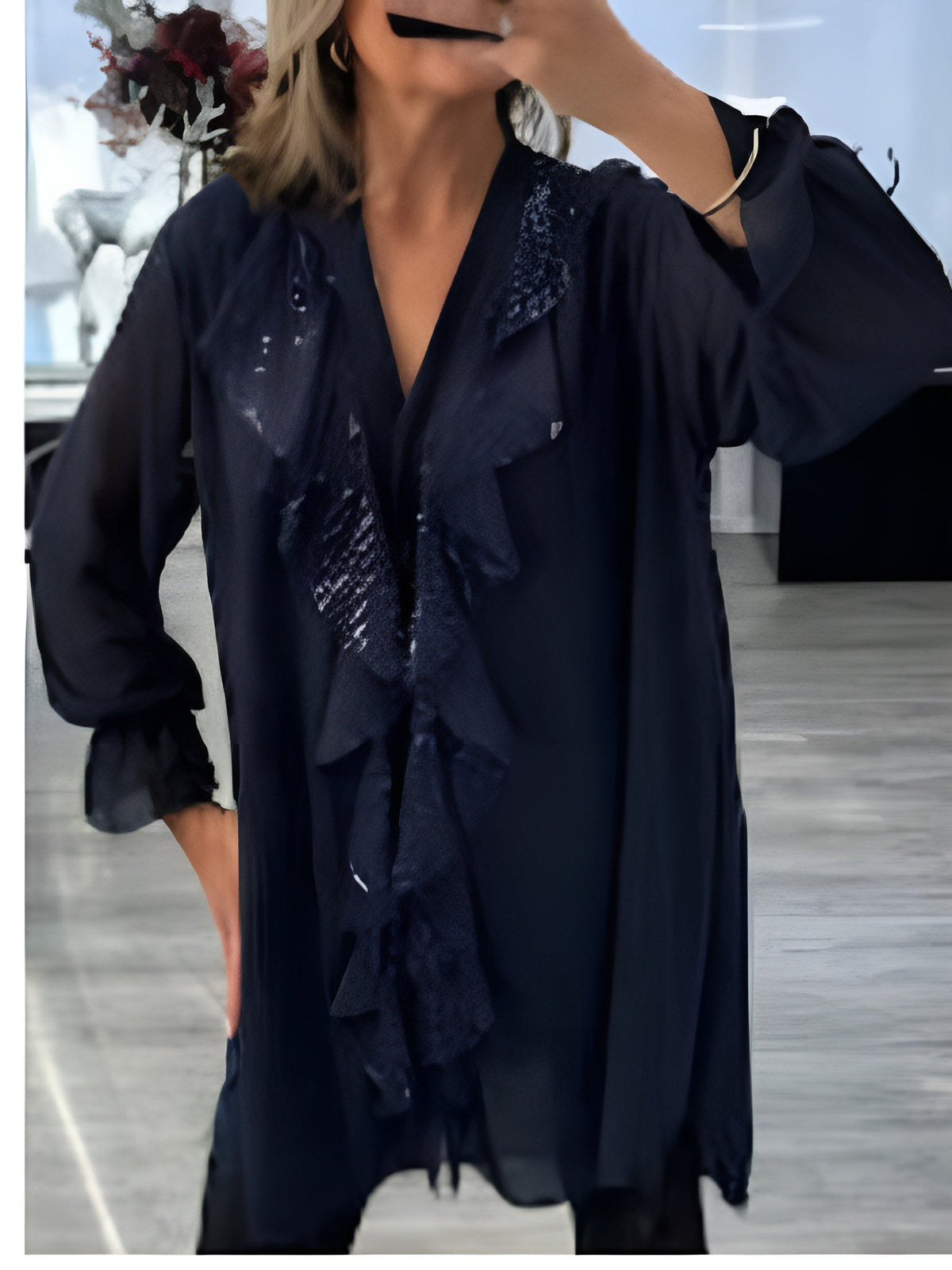 Icone™ SequinBlouse: Kvinders Ruffled V-hals Løs Pasform Lang Paillet Bluse