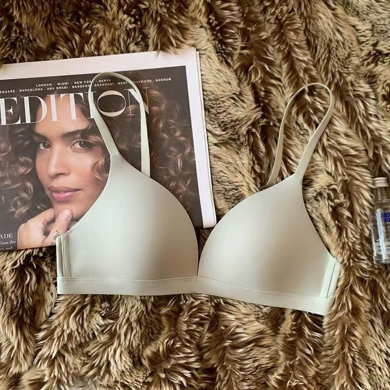 Icone™ TriangleBra: Trådløs og Behagelig Dybt V- Trekantdesign Bralette