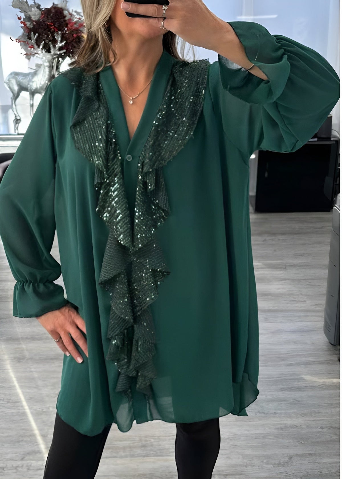 Icone™ SequinBlouse: Kvinders Ruffled V-hals Løs Pasform Lang Paillet Bluse
