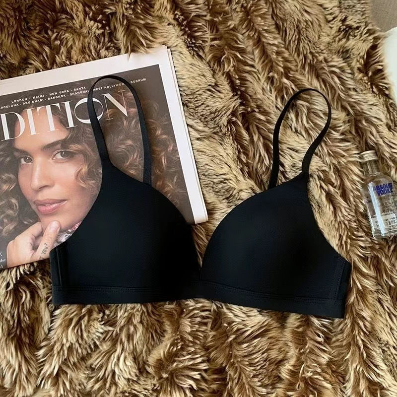 Icone™ TriangleBra: Trådløs og Behagelig Dybt V- Trekantdesign Bralette