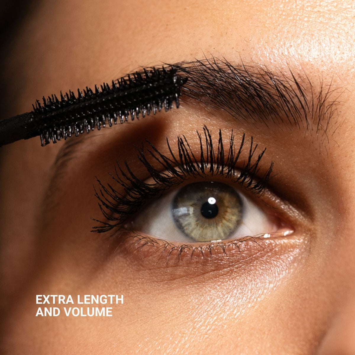 MASCARA EXTRA VOLUME (WITH EYELASH SERUM)