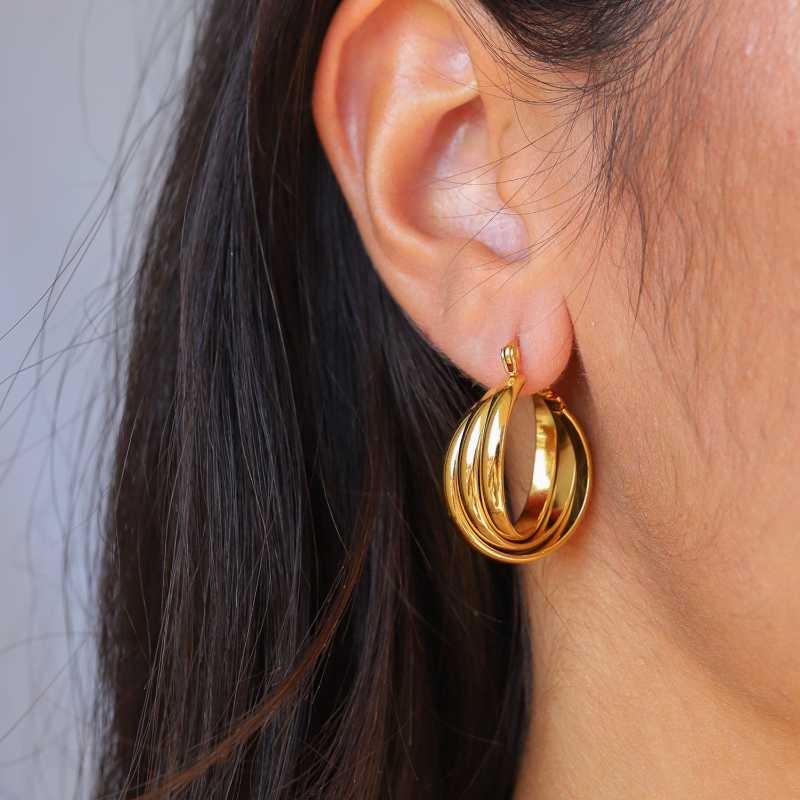 Jewelance™ LuxeHoops 1+1 GRATIS: Luksuriøse Minimalistiske Elegante Mode Hoops Øreringe